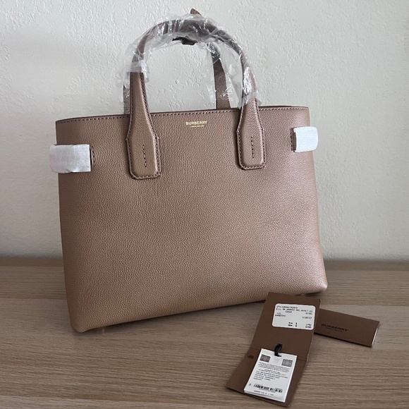 Burberry Purse - Picture 1 of 5
